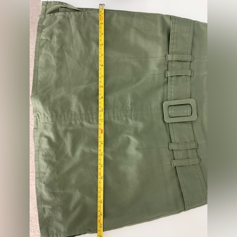 Y2K Buckle Mini Skort Women’s 4 Army Green - Picture 15 of 15